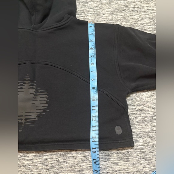 Lululemon Cropped Hoodie Olympics Edition Size Medium - Picture 7 of 7